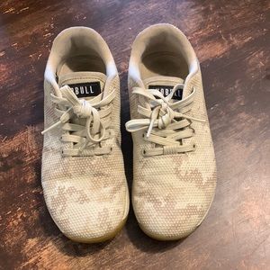 EUC just unfortunately don’t wear much. Only have been worn inside a gym.